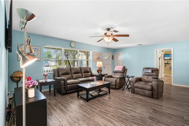 573 Alamanda Avenue, Sebastian, FL 32958