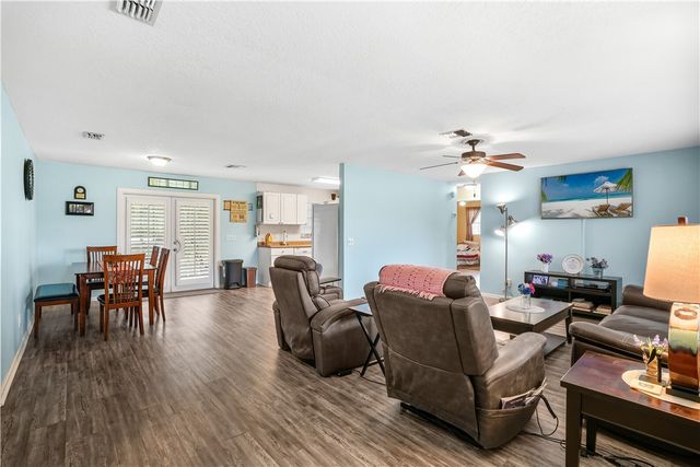 573 Alamanda Avenue, Sebastian, FL 32958