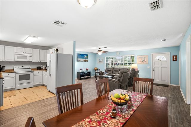 573 Alamanda Avenue, Sebastian, FL 32958