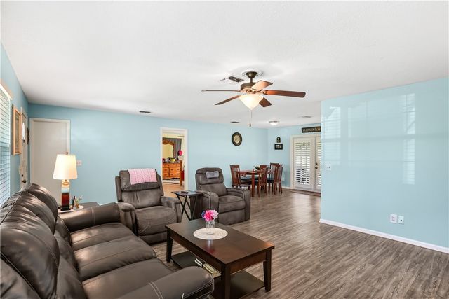 573 Alamanda Avenue, Sebastian, FL 32958