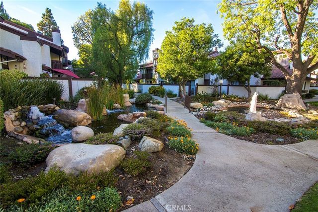 21535 Erwin Street 128, Woodland Hills, CA 91367