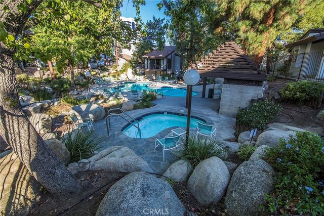 21535 Erwin Street 128, Woodland Hills, CA 91367