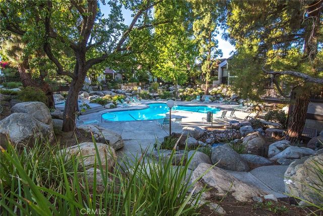 21535 Erwin Street 128, Woodland Hills, CA 91367
