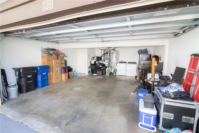 21535 Erwin Street 128, Woodland Hills, CA 91367