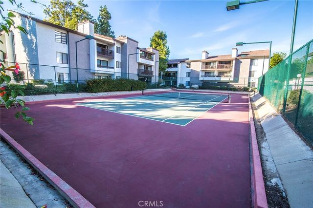 21535 Erwin Street 128, Woodland Hills, CA 91367