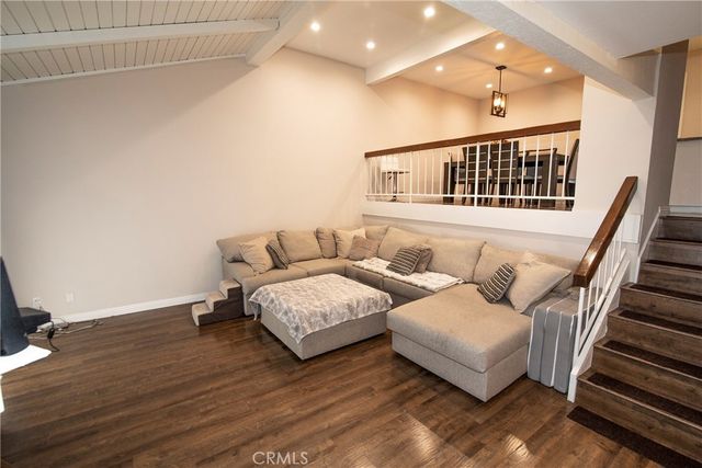 21535 Erwin Street 128, Woodland Hills, CA 91367