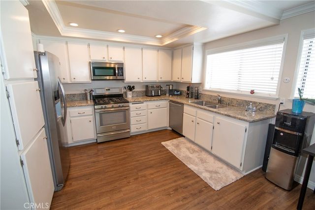 21535 Erwin Street 128, Woodland Hills, CA 91367