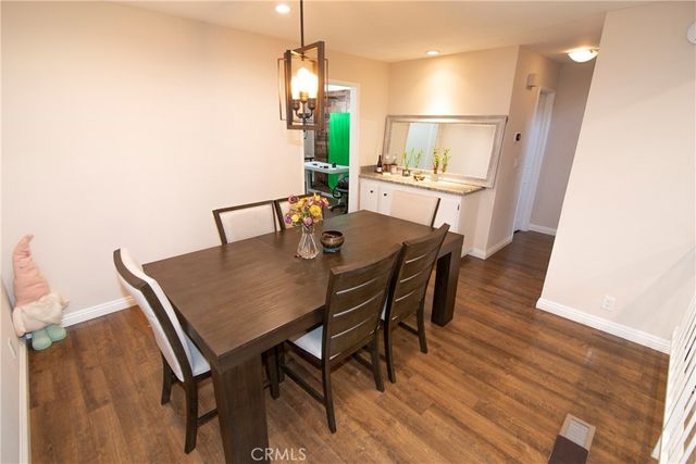 21535 Erwin Street 128, Woodland Hills, CA 91367