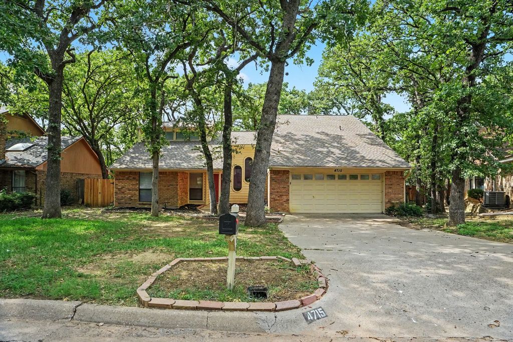 4715 Burning Springs Drive, Arlington, TX 76017