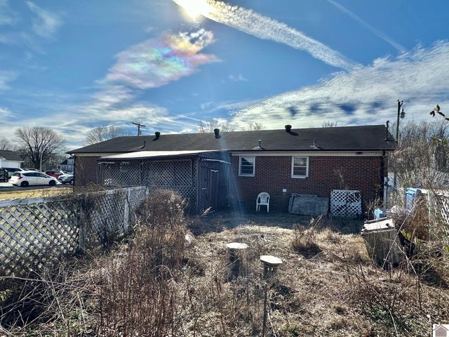 66 Skylark Street, Hickory, KY 42051