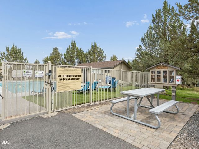 2311 Condor Drive, Redmond, OR 97756