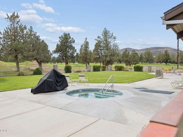 2311 Condor Drive, Redmond, OR 97756