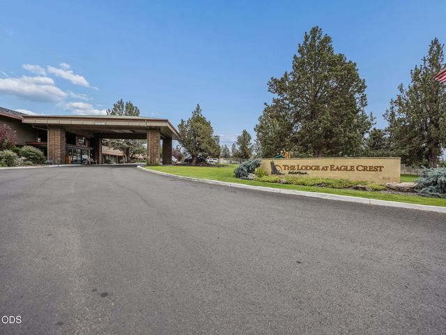 2311 Condor Drive, Redmond, OR 97756