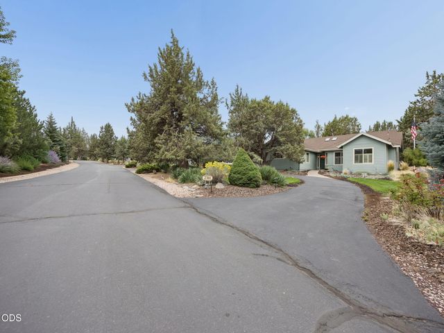 2311 Condor Drive, Redmond, OR 97756