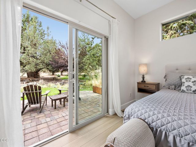 2311 Condor Drive, Redmond, OR 97756