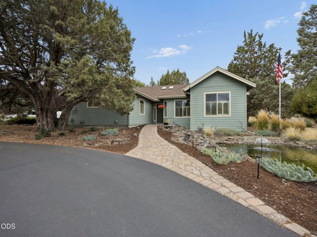 2311 Condor Drive, Redmond, OR 97756