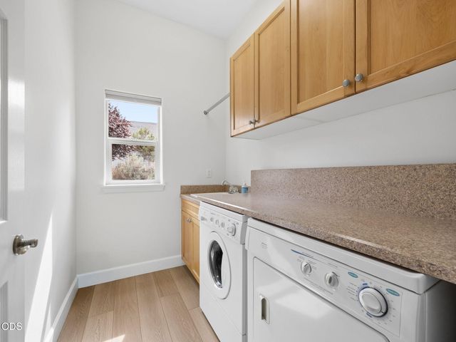 2311 Condor Drive, Redmond, OR 97756