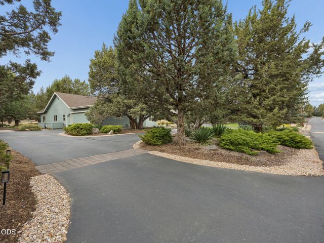 2311 Condor Drive, Redmond, OR 97756