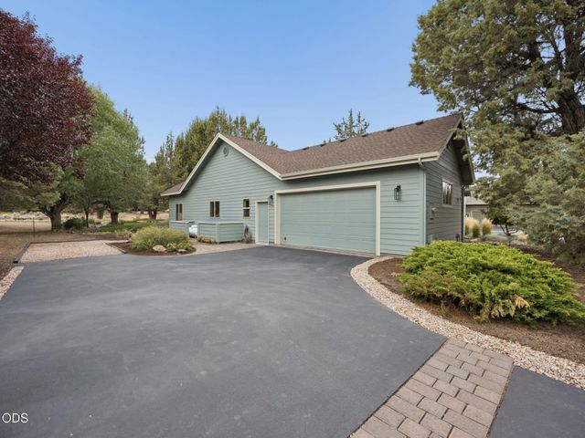 2311 Condor Drive, Redmond, OR 97756