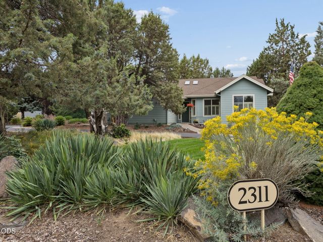 2311 Condor Drive, Redmond, OR 97756