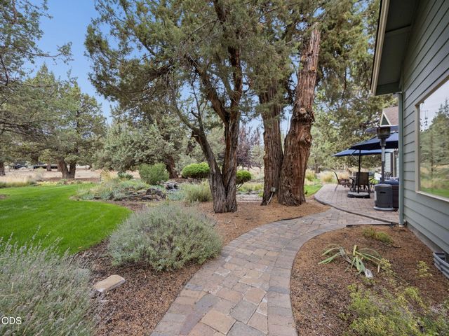 2311 Condor Drive, Redmond, OR 97756