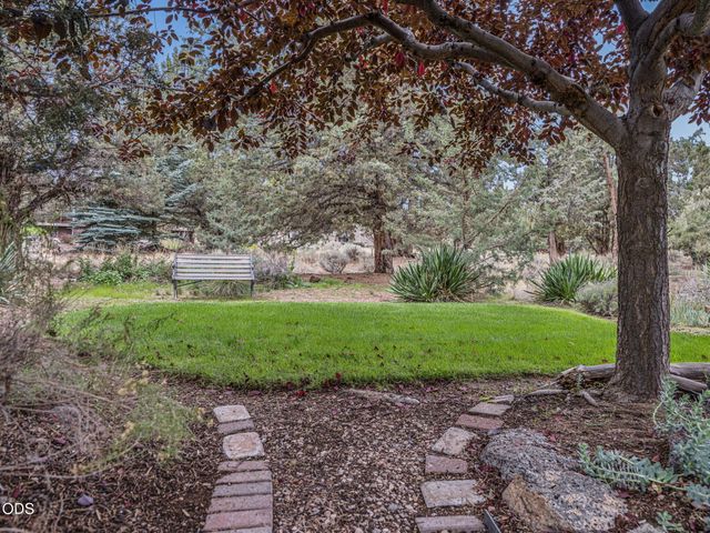 2311 Condor Drive, Redmond, OR 97756