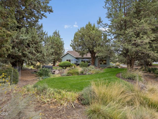 2311 Condor Drive, Redmond, OR 97756