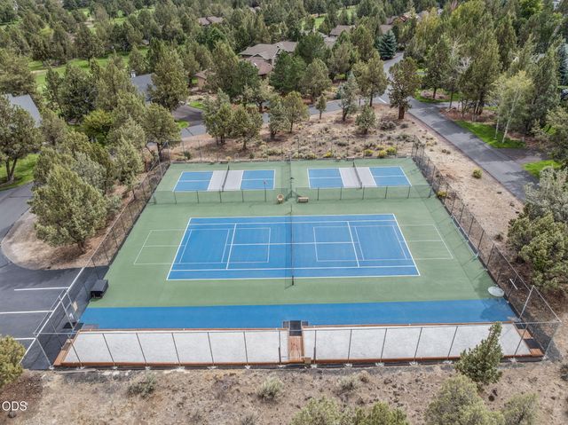 2311 Condor Drive, Redmond, OR 97756