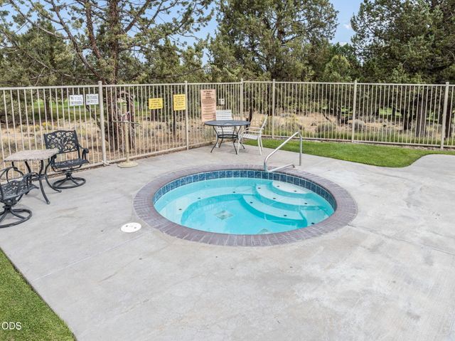 2311 Condor Drive, Redmond, OR 97756