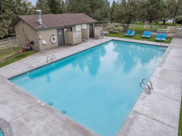 2311 Condor Drive, Redmond, OR 97756