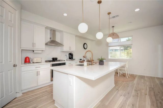 24218 Hillcrest, Corona, CA 92883