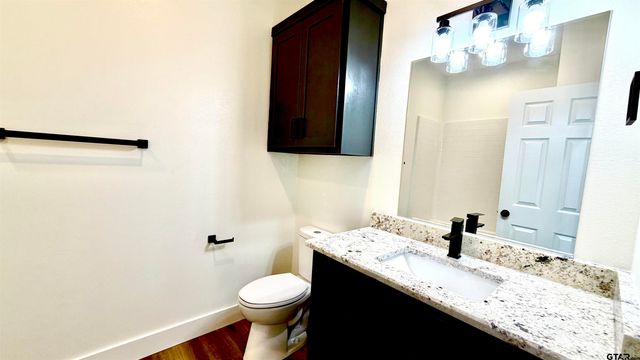 304 S. Bradford St, Arp, TX 75750