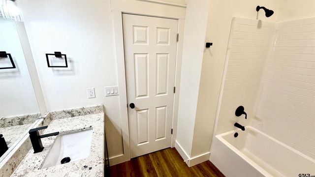 304 S. Bradford St, Arp, TX 75750