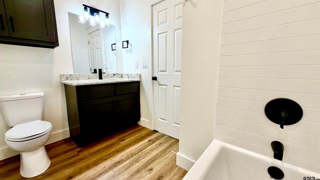 304 S. Bradford St, Arp, TX 75750