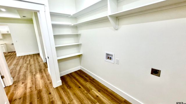 304 S. Bradford St, Arp, TX 75750