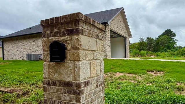 304 S. Bradford St, Arp, TX 75750