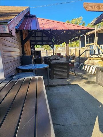 307 N 14th Street, Savannah, MO 64485