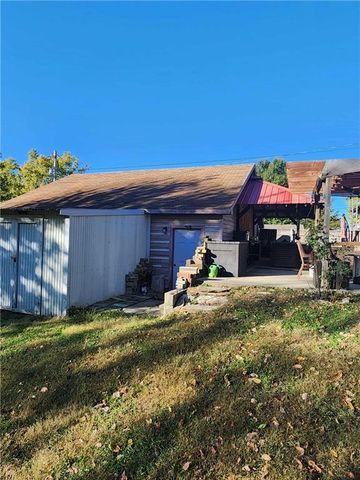 307 N 14th Street, Savannah, MO 64485