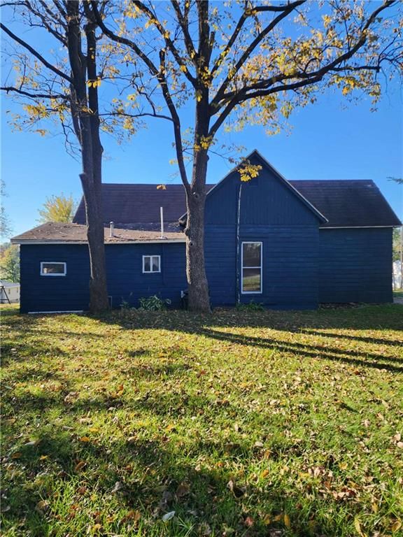 307 N 14th Street, Savannah, MO 64485