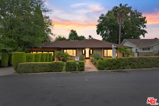 11346 Thurston Place, Los Angeles, CA 90049