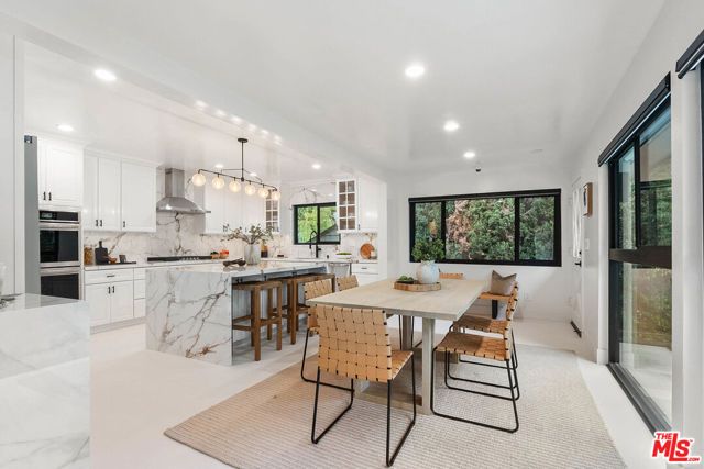 11346 Thurston Place, Los Angeles, CA 90049