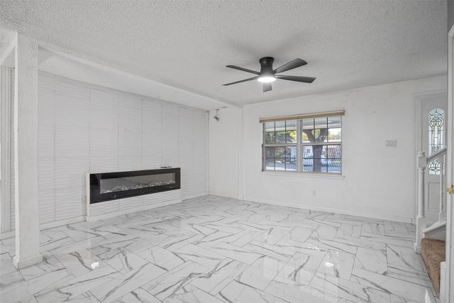 721 Thompson Drive, Saginaw, TX 76179