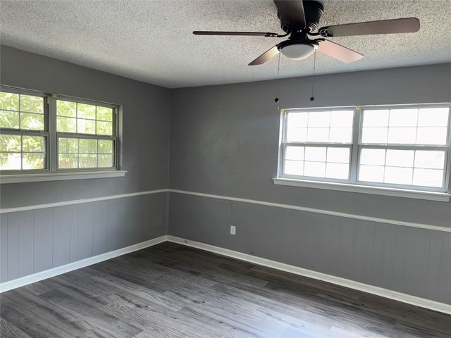 721 Thompson Drive, Saginaw, TX 76179