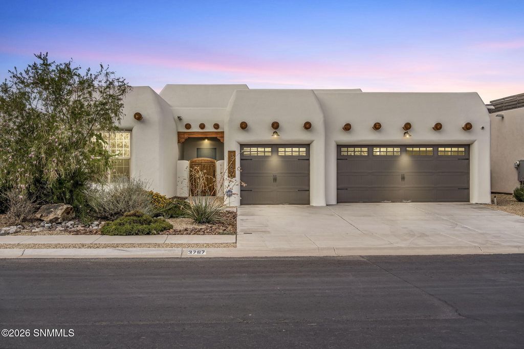 3767 Archangel Avenue, Las Cruces, NM 88012