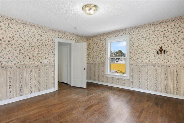 111 N Jefferson Street, Lowell, MI 49331
