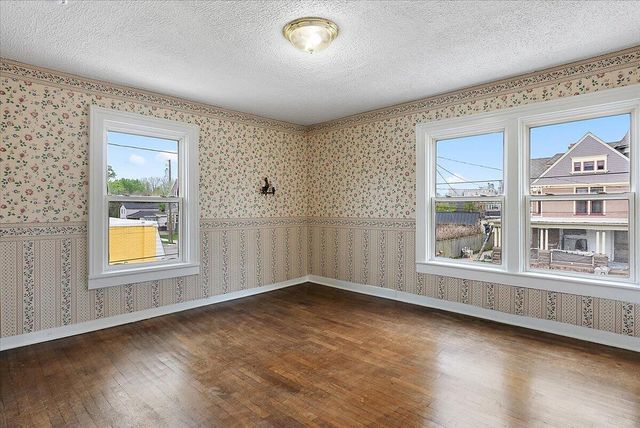 111 N Jefferson Street, Lowell, MI 49331