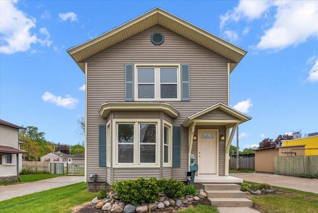 111 N Jefferson Street, Lowell, MI 49331