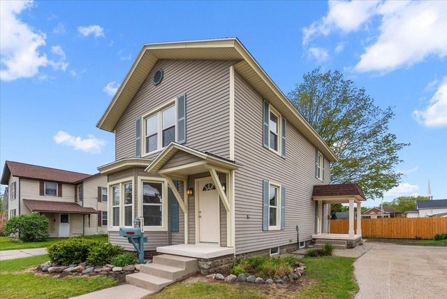 111 N Jefferson Street, Lowell, MI 49331