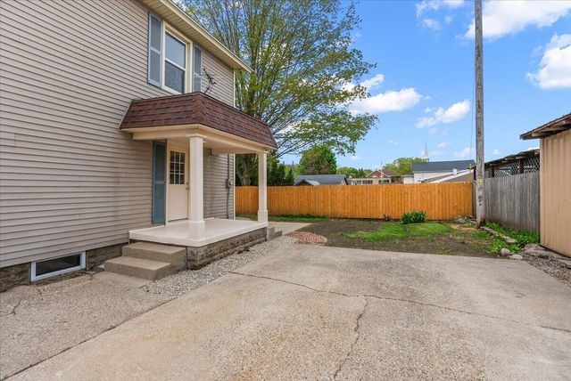 111 N Jefferson Street, Lowell, MI 49331