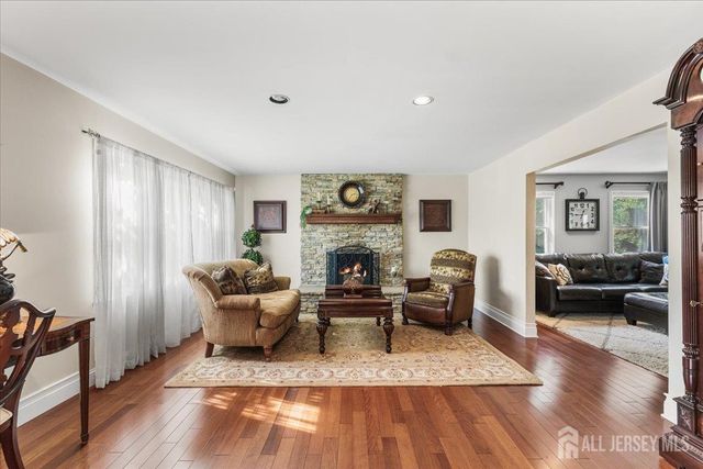 23 Drummond Way, Monroe, NJ 08831